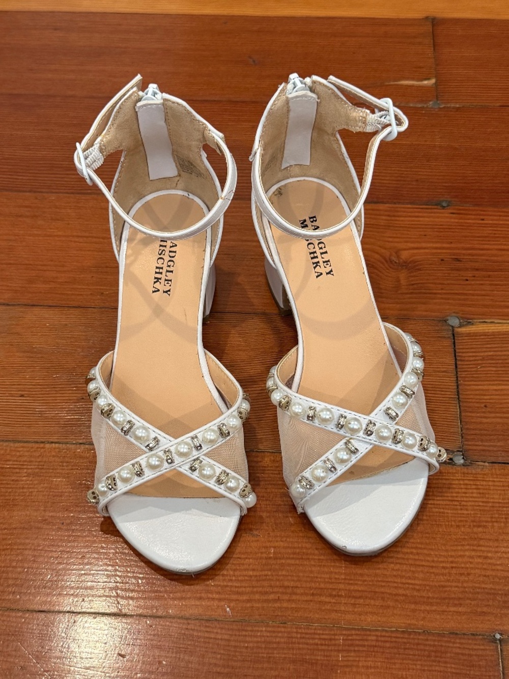Badgley Mischka Girls Pernia Emily White Shimmer Shoe Size 11 Youth